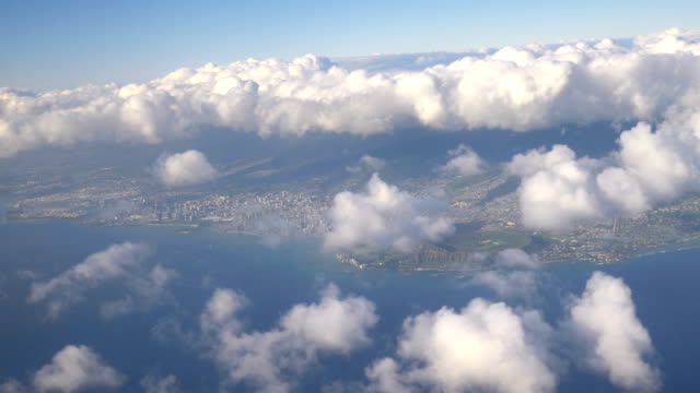 Aerial-shot-of-Oahu-Hawaii-in-4k