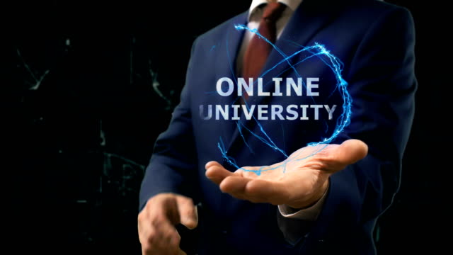 Hombre-de-negocios-muestra-en-línea-Universidad-de-concepto-del-holograma-en-su-mano