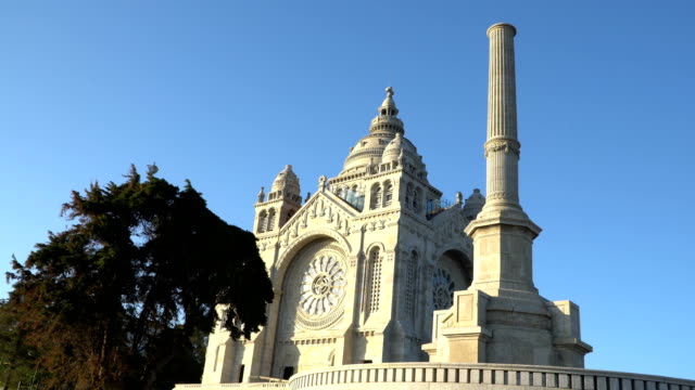 Detalle-arquitectónico-de-la-Basílica-de-Santa-Luzia-en-Viana-do-Castelo,-norte-de-Portugal