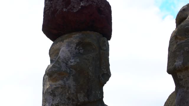 Estatuas-de-Moai-de-Rapa-Nui-de-isla-de-Pascua