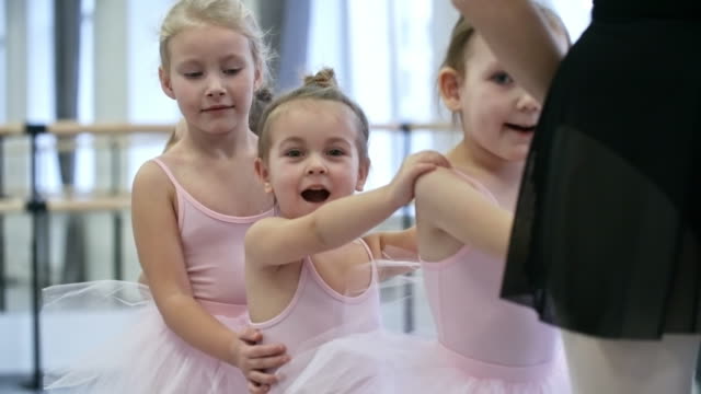 Kinder-Ausbildung-in-Ballett-Klasse