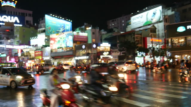 Verkehr-und-Anzeigen-in-Vietnam