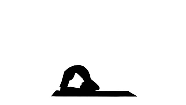 Silueta-de-Yogi-haciendo-yoga-camel-pose
