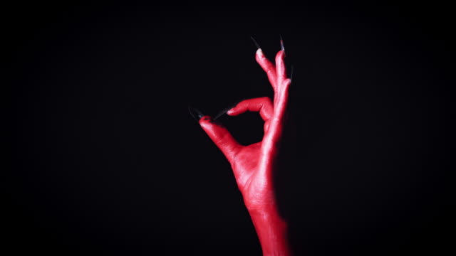 4-k-Horror-Halloween-Teufel-Hand-zeigt-"OK"