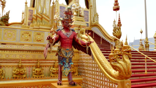 red-Garuda-Sculpture-in-front-of-the-Royal-funeral-pyre-for-King-Bhumibol-Adulyadej