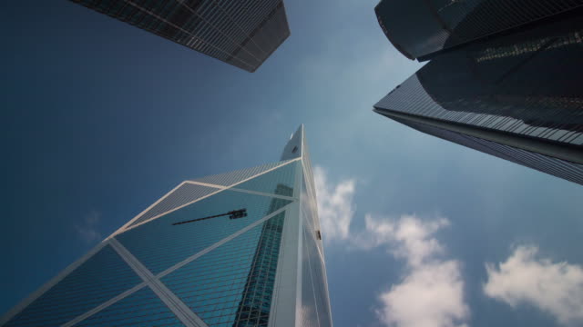 Blick-auf-Bank-von-China-und-bewölkten-Himmel-4-k-Zeitraffer-aus-Hong-kong