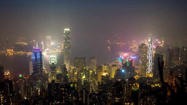 China-Nacht,-die-berühmten-Hong-Kong-Stadt-Aussichtspunkt-der-Gipfel-Panorama-4k-Zeitraffer