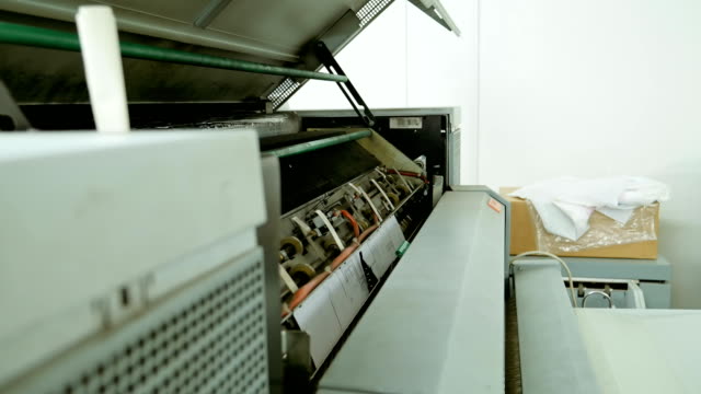 Printing-and-folding-machine-for-big-size-drawing