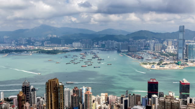 Timelapse-de-Hong-Kong-vista-desde-la-cima-de-la-montaña,-vista-aérea,-vista-del-hito,