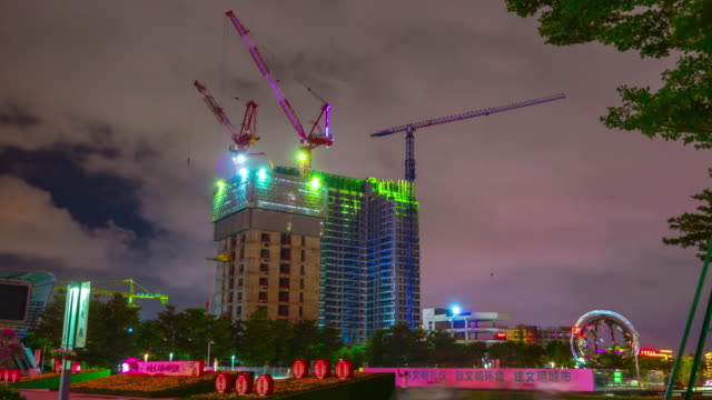 shenzhen-noche-edificio-construcción-superior-grúa-Plaza-4k-timelapse-china