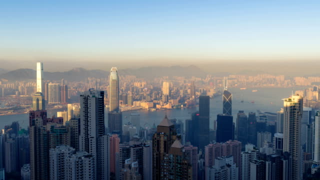 Hong-Kong-city-skyline-day-to-night-time-lapse-from-the-Victoria-Peak