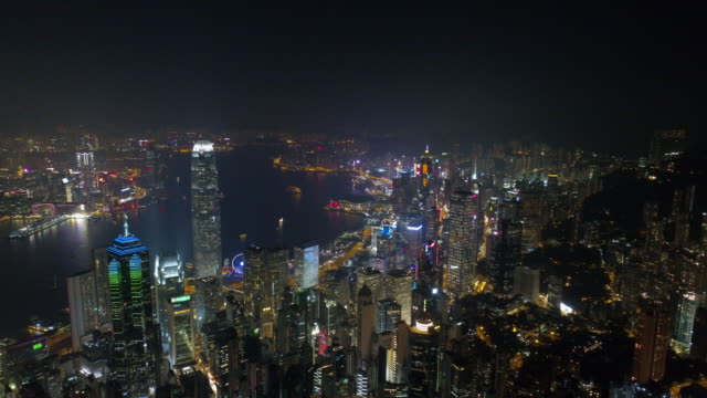 Nacht-Beleuchtung-berühmten-Hong-Kong-Stadt-Bucht-Luftbild-Panorama-4k-china
