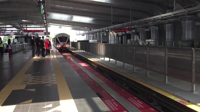 Incoming-train-at-the-station-platform