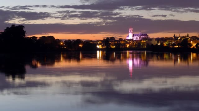 Nevers-cathedral-time-lapse-in-the-sunset-over-the-Loire-river