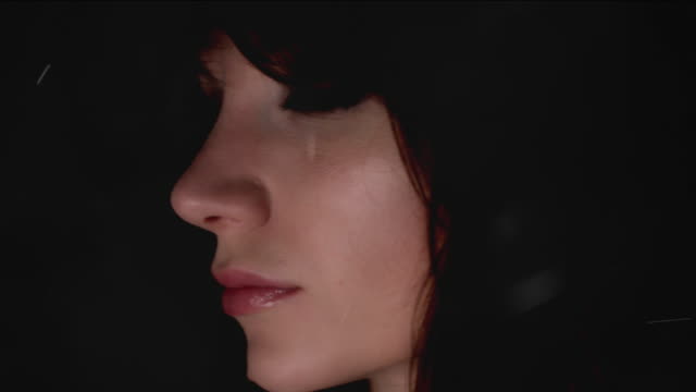 4K-Close-up-del-rostro-de-la-mujer-Robot-con-animación-CGI