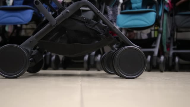 Details-of-a-baby-stroller-in-a-close-up-shop