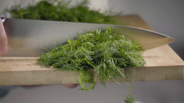 Falling-of-dill.-Slow-motion-480-fps