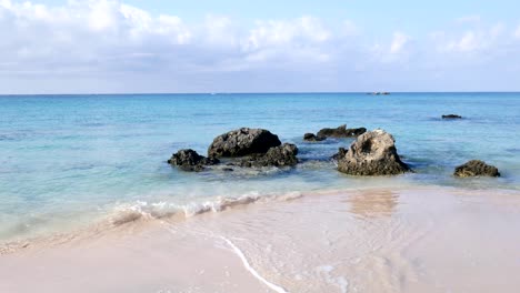 Soft-Ocean-Waves-at-Elafonisi-Beach-in-the-Morning