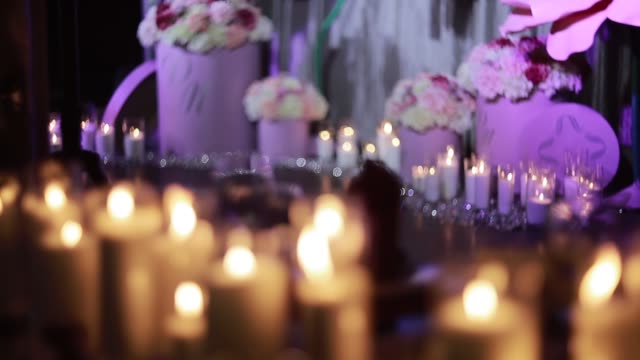 Candle-lights-at-an-event-reception