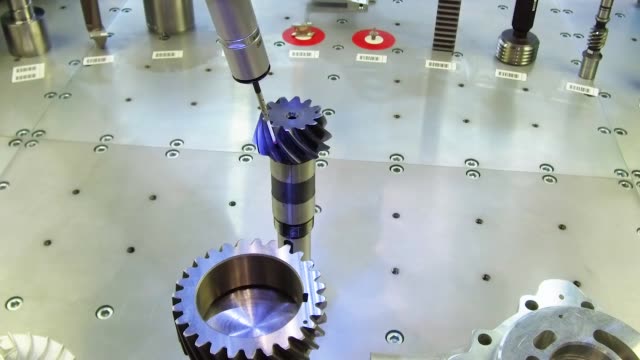 The-coordinate-measuring-machine-measures-the-pinion-shaft