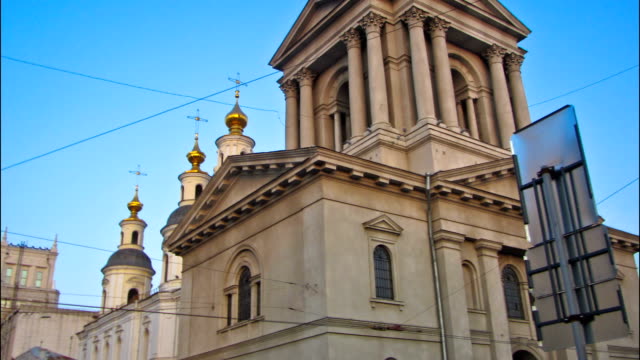 The-bell-tower-of-the-Assumption-Cathedral-Uspenskiy-Sobor-timelapse-hyperlapse-in-Kharkiv,-Ukraine