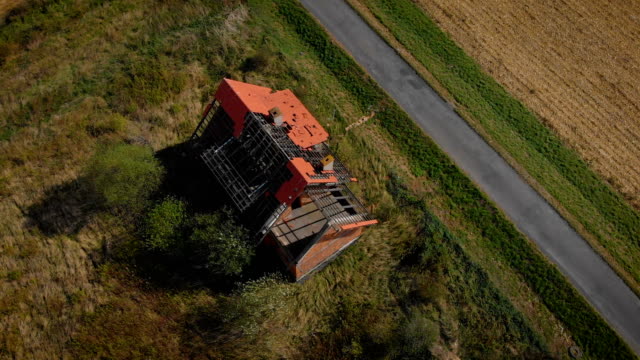 ruina-casa-abandonada-(vista-aérea)