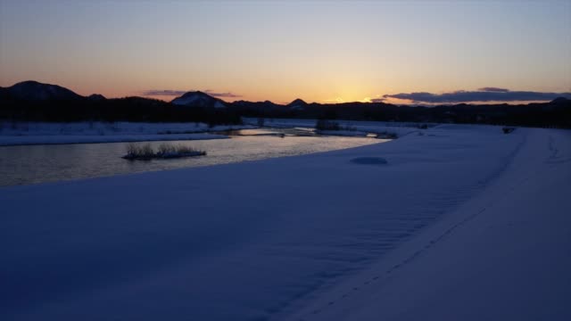 Dramatischen-Sonnenuntergang-Winter-Szene-Zeitraffer-4k-Auflösung-Aufnahmen