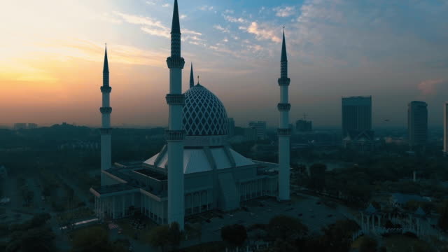 Sultán-Salahuddin-Abdul-Aziz-mezquita.