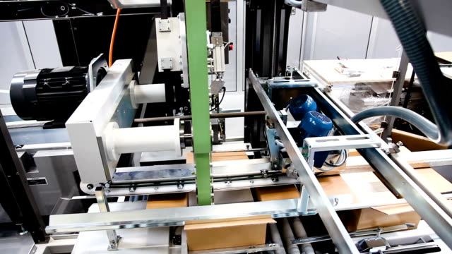 Full-automatic-packing-machine-in-cardboard-boxes