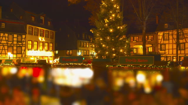 Impresiones-del-mercado-de-Navidad---hermosos-mercadillos-de-Navidad-por-lapso-de-tiempo,-noche