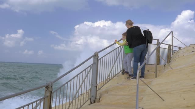 Tourists-getting-wet-during-visit-to-Rosh-Hanikra