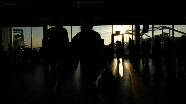 Silhouette-on-Airport