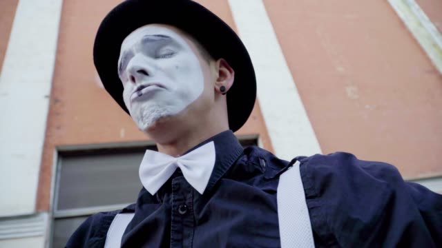 Mime-male-is-crying-and-run-away