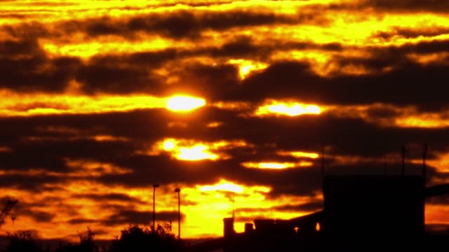 Die-Sonne-steigt-in-den-clouds_03-1232
