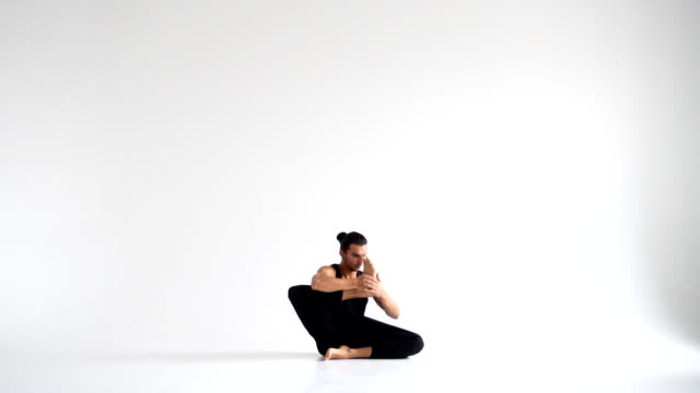 Menschen-üben-intensiv-Yoga-asana