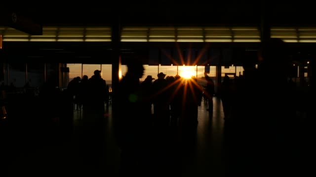 Silhouette-am-Flughafen