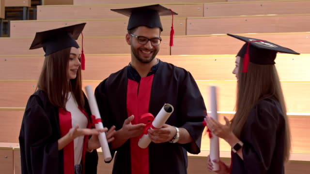 University-graduates-feeling-happy,-smiling