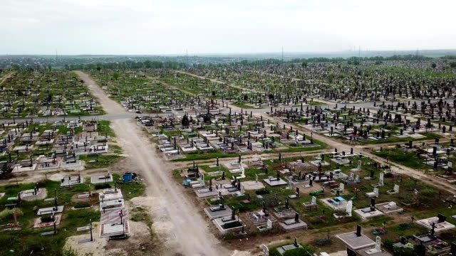 Luftaufnahme.-Der-größte-Friedhof-Europas