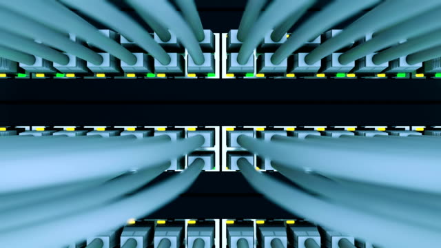 Interruptores-con-los-cables-de-internet-en-un-rack-de-servidores