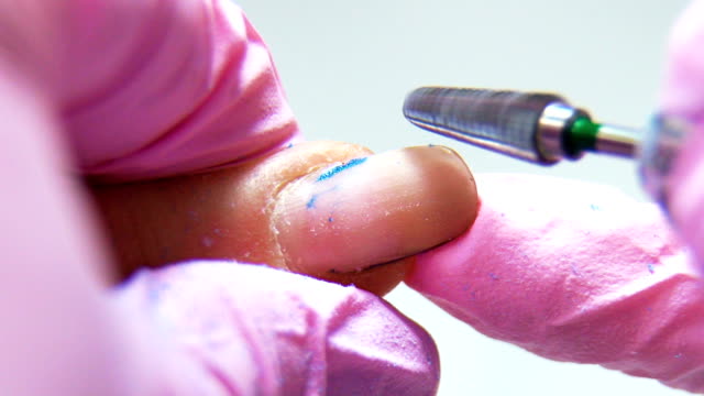 removing-nail-polish
