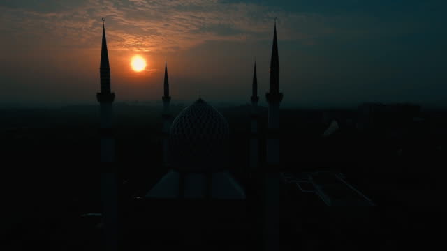 Sultan-Salahuddin-Abdul-Aziz-Mosque.