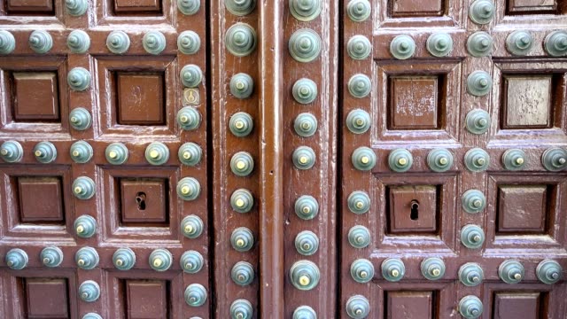 Ancient-vintage-door-in-the-Spanish-style.-Toledo,-Spain.