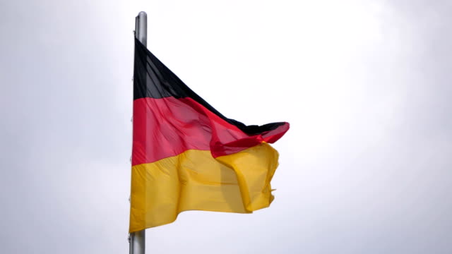 Deutsche-Flagge-in-Zeitlupe-180fps