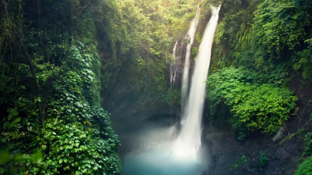 Aling-Aling-Wasserfall-Filmmaterial-in-Indonesien-Bali.
