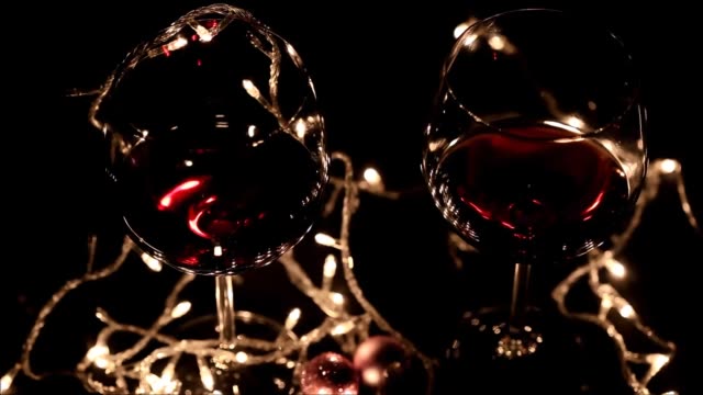 Red-wine-and-holiday-lights