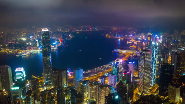 Nacht-Victoria-Peak-Stadtbild-Antenne-Timelapse-Panorama-4k-Hongkong