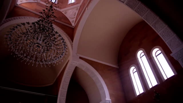 hermosa-catedral,-vista-interior