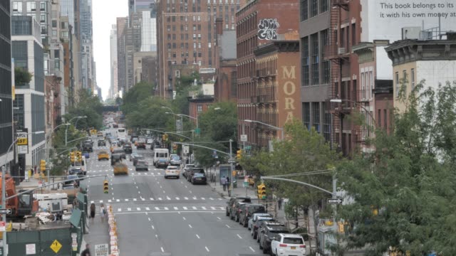 NEW-YORK-CITY---ca.-2018:-Street-Timelapse-Chelsea-Manhattan