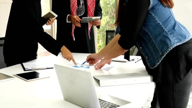 Business-people-conflict-problem-working-in-team-together-while-meeting-in-office