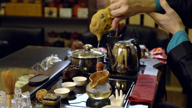 Preparation-of-the-tea-ceremony.-Master-brews-tea